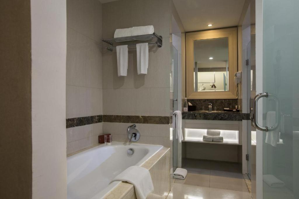 Hotel Grandhika Iskandarsyah Giacarta Esterno foto