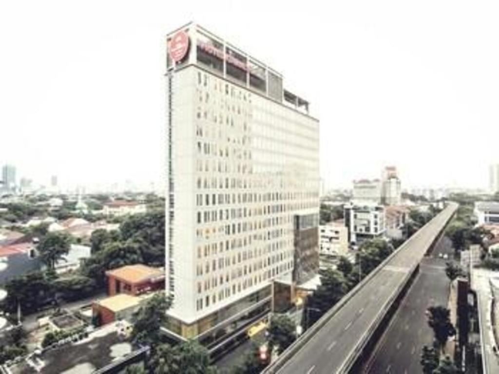 Hotel Grandhika Iskandarsyah Giacarta Esterno foto
